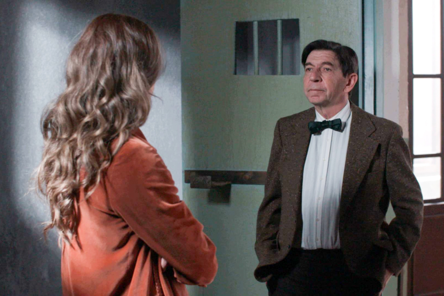 «Grand Hotel»: Ο αστυνόμος Κομνηνός ανακαλύπτει όλη την αλήθεια για τον Ρήγα (Βίντεο)