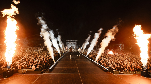 Σείστηκε το ΟΑΚΑ με τη sold out συναυλία του Bloody Hawk