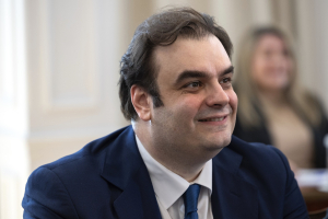 Τα τηλεφωνήματα Καραμανλή και Παυλόπουλου με Πιερρακάκη