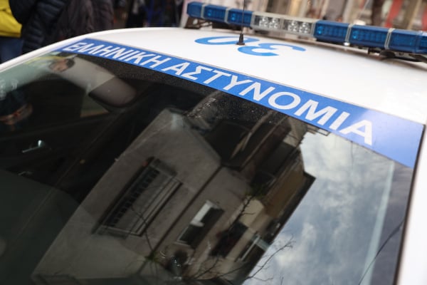 Μωρό κλειδώθηκε σε αυτοκίνητο στο Μαρούσι