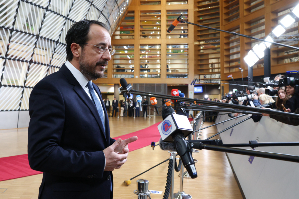 Πολιτικός σεισμός στην Κύπρο με το βίντεο και τις «σκιές» για κυβερνητικές μίζες