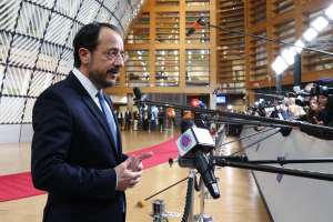 Πολιτικός σεισμός στην Κύπρο με το βίντεο και τις «σκιές» για κυβερνητικές μίζες