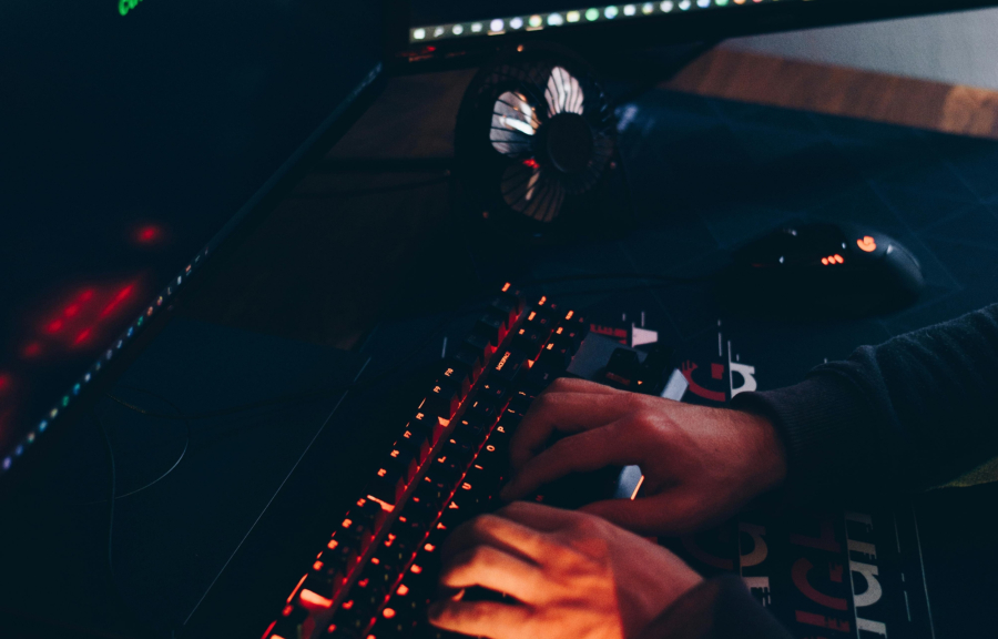 Αστυνομικός Βουλής: Κάνουν «φύλλο και φτερό» cloud και email - Τι θα γίνει αν έχει διαγράψει αρχεία