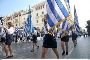 Ολοκληρώθηκε η μαθητική παρέλαση στην οδό Τσιμισκή της Θεσσαλονίκης