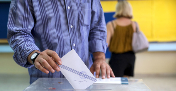 Δημοσκόπηση: Προηγείται ο Δ. Πτωχός, κρατάει δυνάμεις ο Π. Τατούλης στην «μάχη» για την Περιφέρεια Πελοποννήσου