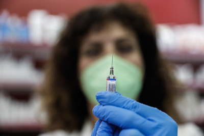 Νέο εμβόλιο Covid19 στις ΗΠΑ και ανησυχία για την παραλλαγή Eris