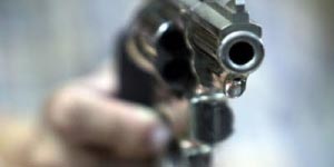 Σαρανταεπτάχρονος πυροβόλησε τη 17άχρονη κόρη του