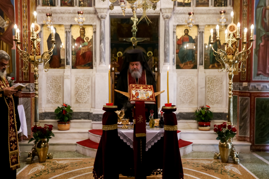 Μεγάλη Τετάρτη: Το μυστήριο του Ευχελαίου και η Ακολουθία του Νιπτήρος