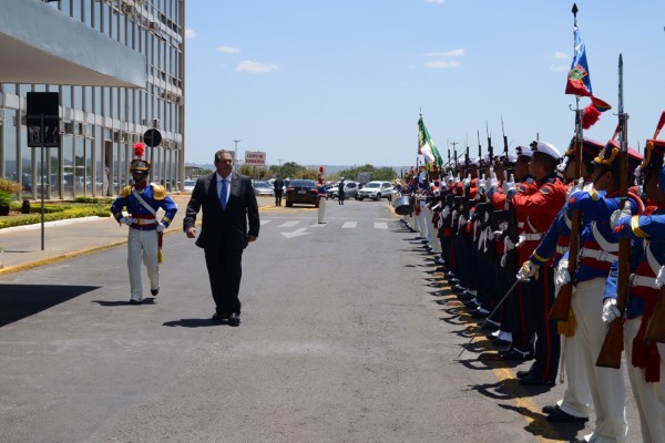 Συνάντηση Καμμένου με τον υπουργό Άμυνας της Βραζιλίας