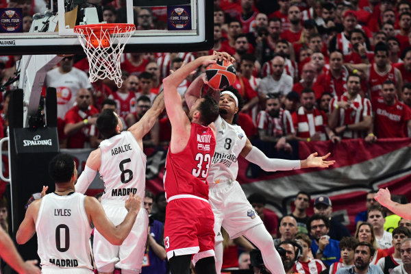 Euroleague - Final Four 2026: Σε εξέλιξη η τρίτη περίοδος Ολυμπιακού - Ρεάλ