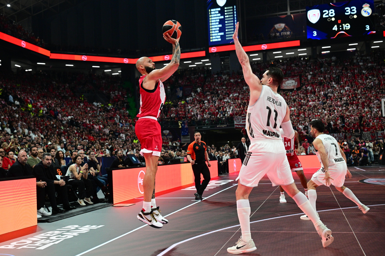 Euroleague - Final Four 2026: Σε εξέλιξη η τρίτη περίοδος Ολυμπιακού - Ρεάλ