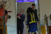 Η απάντηση Μακρόν για το «χαστούκι» της Μπριζίτ στο αεροπλάνο (Βίντεο)