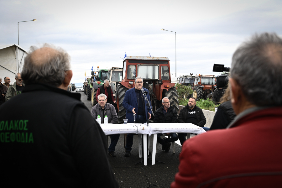 Κουτσούμπας στα Μάλγαρα: Το ΚΚΕ συμπαραστέκεται στον δίκαιο αγώνα των αγροτών
