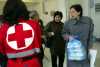 Διανομή τροφίμων από τον Ελληνικό Ερυθρό Σταυρό σε πρόσφυγες
