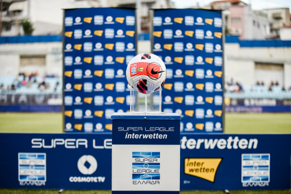 Super League: «Τεσσάρα» ο Ολυμπιακός, ήττα στο 95&#039; για ΠΑΟΚ