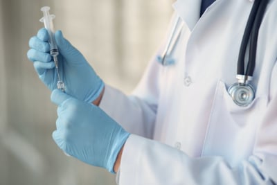 Υποχρεωτικός ο εμβολιασμός σε γιατρούς και νοσηλευτές στη Γερμανία
