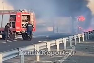 Φορτηγό ανετράπη και τυλίχθηκε στις φλόγες στην Αθηνών - Λαμίας (Βίντεο)