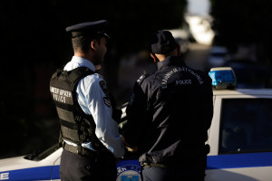 Αυτοί είναι οι ληστές των νοτίων προαστίων - Πώς επέλεγαν τους στόχους (pics)