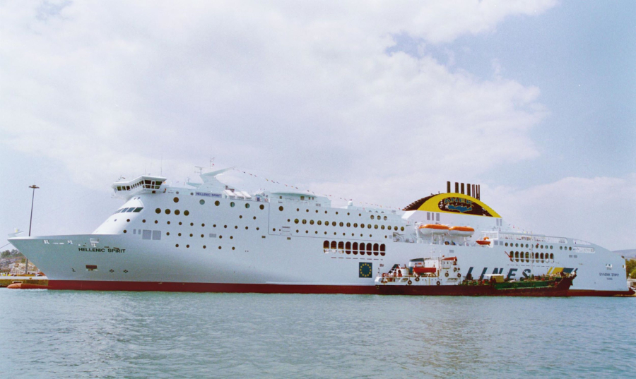 Ταλαιπωρία για 400 επιβάτες στην Ηγουμενίτσα- Μηχανική βλάβη στο Hellenic Spirit
