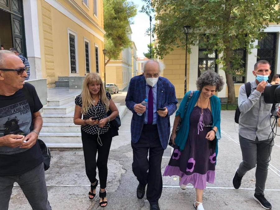 Ασφαλιστικά μέτρα από την οικογένεια Θεοδωράκη κατά 54χρονου που ισχυρίζεται πως είναι γιος του Μίκη, «θα κάνω τεστ DNA» (βίντεο)