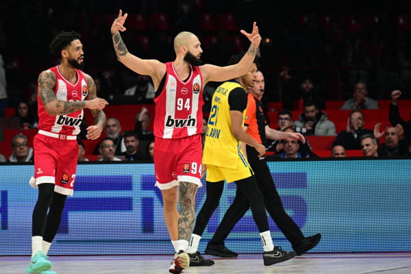 Euroleague: Ο Ολυμπιακός νίκησε τη Μακάμπι τελ Αβίβ και «βλέπει» τετράδα (100-93)
