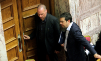 Διαψεύδουν Τσίπρας και Βαρουφάκης το δημοσίευμα που αναφέρει μυστική συνάντησή στο Σούνιο