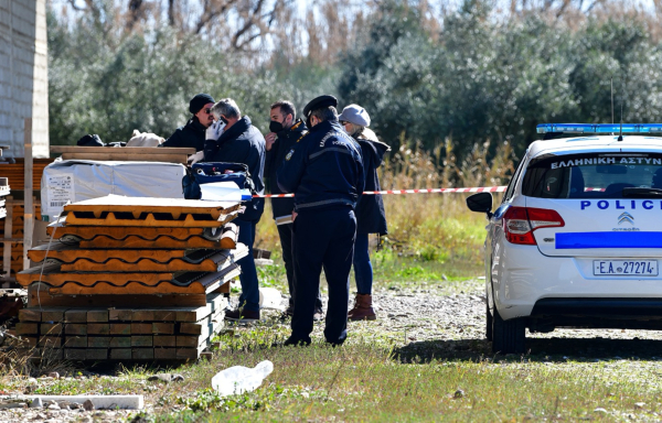 Άγριο φονικό σε χωριό της Λάρισας: Ταμπουρωμένος στο κατάστημά του ο δράστης