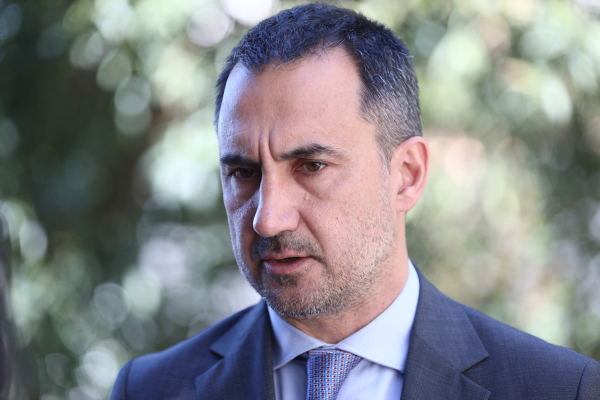 Χαρίτσης: «Σε κατάσταση πανικού ο Μητσοτάκης, να αποκατασταθούν οι αδικίες του μνημονίου»