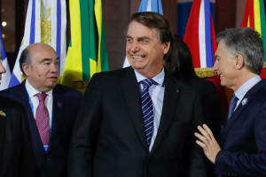 Βραζιλία: Ο Μπολσονάρου προειδοποιεί και απειλεί για τις πολιτικές εξελίξεις στην Αργεντινή