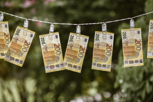 Greece to Raise Protected Bank Deposit Threshold to €1,600 for Indebted Households
