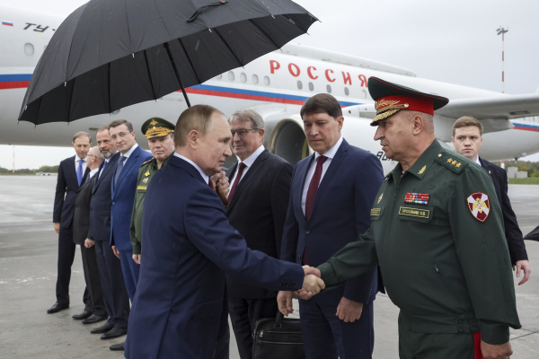 Ο Πούτιν αποθεώνει τον «ηγέτη» Τραμπ - «Είναι εγγύηση»