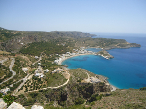 Αναπληρωτές εκπαιδευτικοί κοιμούνται σε σκηνές κάμπινγκ στα Κύθηρα
