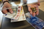 Υποχωρεί το ευρώ κατά 0,09%