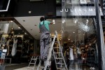 Μεγάλο το πραγματικό κόστος των βανδαλισμών στην οδό Ερμού