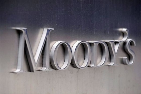Με υποβάθμιση απειλεί την Ιταλία ο οίκος Moody's