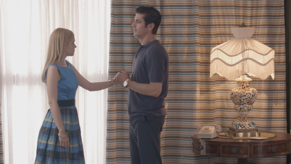 Ο Παράδεισος των Κυριών: Ο Ντίνος λέει στην Αμαλία πως θα τα πουλήσει όλα για να φύγουν