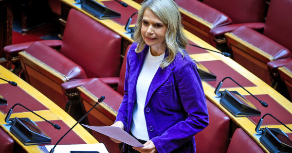 Αποστολάκη: «Φυγή προς τα πίσω» οι κυβερνητικές παρεμβάσεις για το ιδιωτικό χρέος