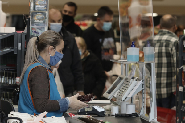 Τέλος οι μάσκες από αύριο, πού παραμένουν υποχρεωτικές, τι θα ισχύει στα σούπερ μάρκετ
