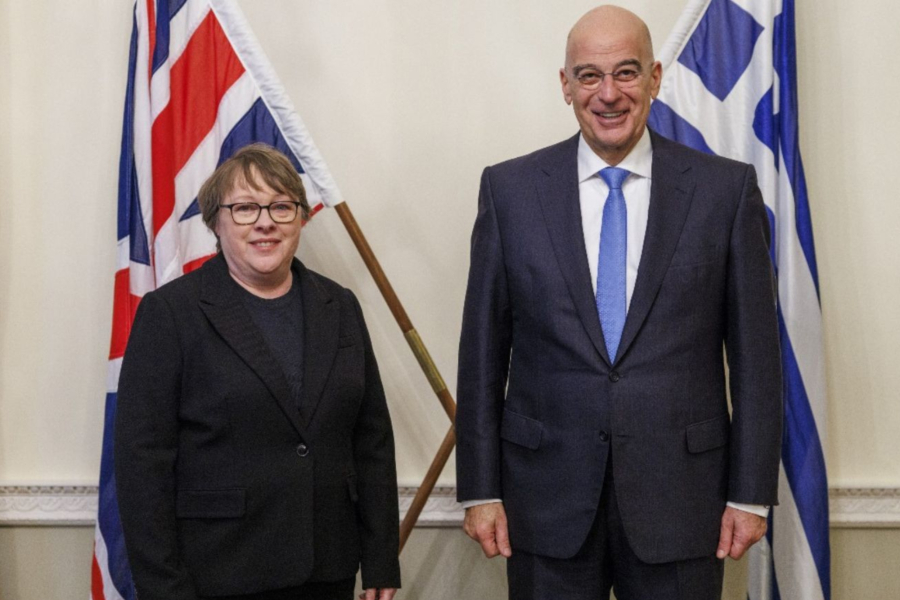 Συνάντηση Δένδια με Βρετανίδα υφυπουργό Άμυνας