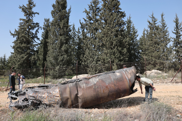 Stealth βομβαρδιστικά Β-2 από τις ΗΠΑ στην «καρδιά» του ιρανικού πετρελαίου - Τραμπ: Το Ιράν «έχει ηττηθεί εντελώς» και εκλιπαρεί