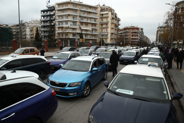 Θεσσαλονίκη: «Χειρόφρενο» σηκώνουν οι οδηγοί ταξί την Τετάρτη 4/2