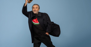 «Αλ Τσαντίρι Νιουζ»: Πρεμιέρα απόψε για τον Λάκη Λαζόπουλο