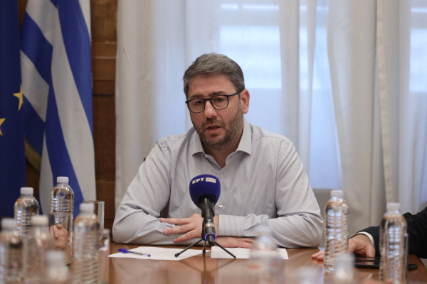 Η άνοδος του ΠΑΣΟΚ φέρνει την αναβίωση του δικομματισμού;