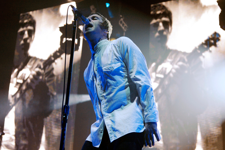 Οι Oasis επιστρέφουν στη σκηνή και το πανηγυρίζουν με drones (Βίντεο)