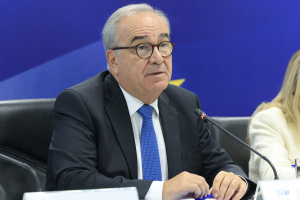 Χωρίς «παρατράγουδα» η ενημέρωση Παπαθανάση