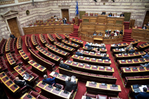 Αποκάλυψη Dikaiologitika News: Παραιτήσεις μετά τον σάλο για τον διορισμό των θυγατέρων στη Βουλή