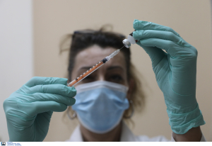 Εμβόλιο γρίπης: Ξεκίνησε ο εμβολιασμός, ποιοι πρέπει να το κάνουν, ποιά η καλύτερη περίοδος