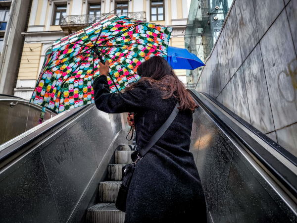 Καιρός για... μπουφάν και ομπρέλα σήμερα Πέμπτη