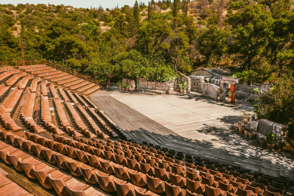 Φ hill Sessions 2026: Οι καλοκαιρινές συναυλίες που θα γίνουν στο Λόφο των Μουσών