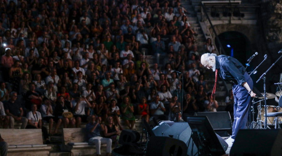 Διονύσης Σαββόπουλος: «Γέρος για ροκ, μα για τον θάνατο μικρό παιδάκι ακόμα»